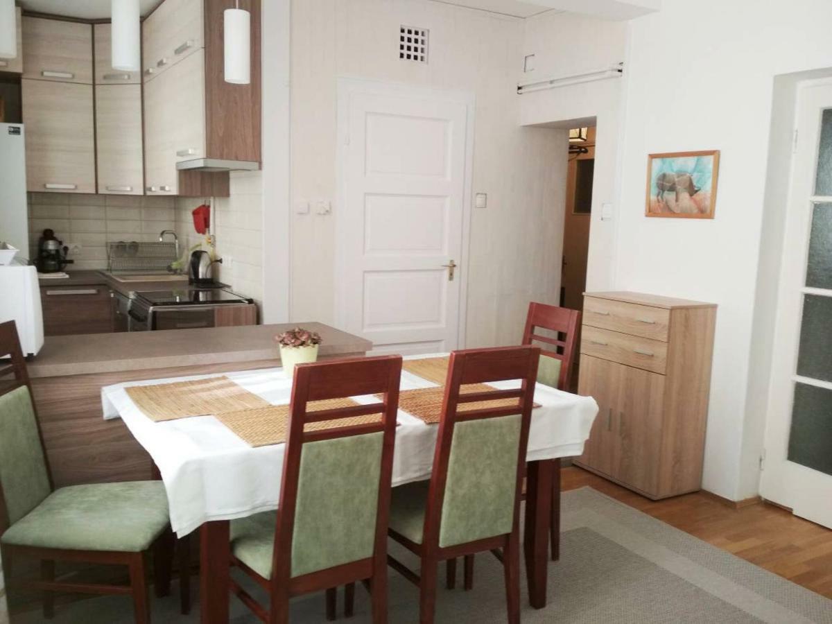 Zsuzsa Apartman Budapeste Exterior foto