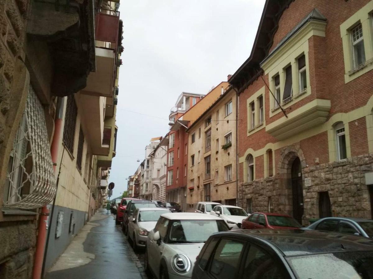 Zsuzsa Apartman Budapeste Exterior foto