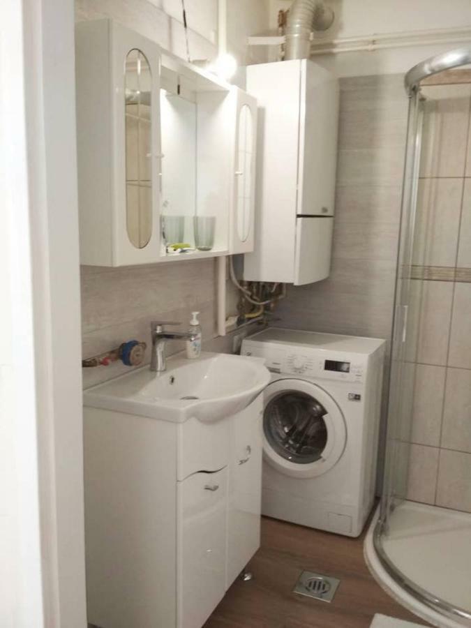 Zsuzsa Apartman Budapeste Exterior foto