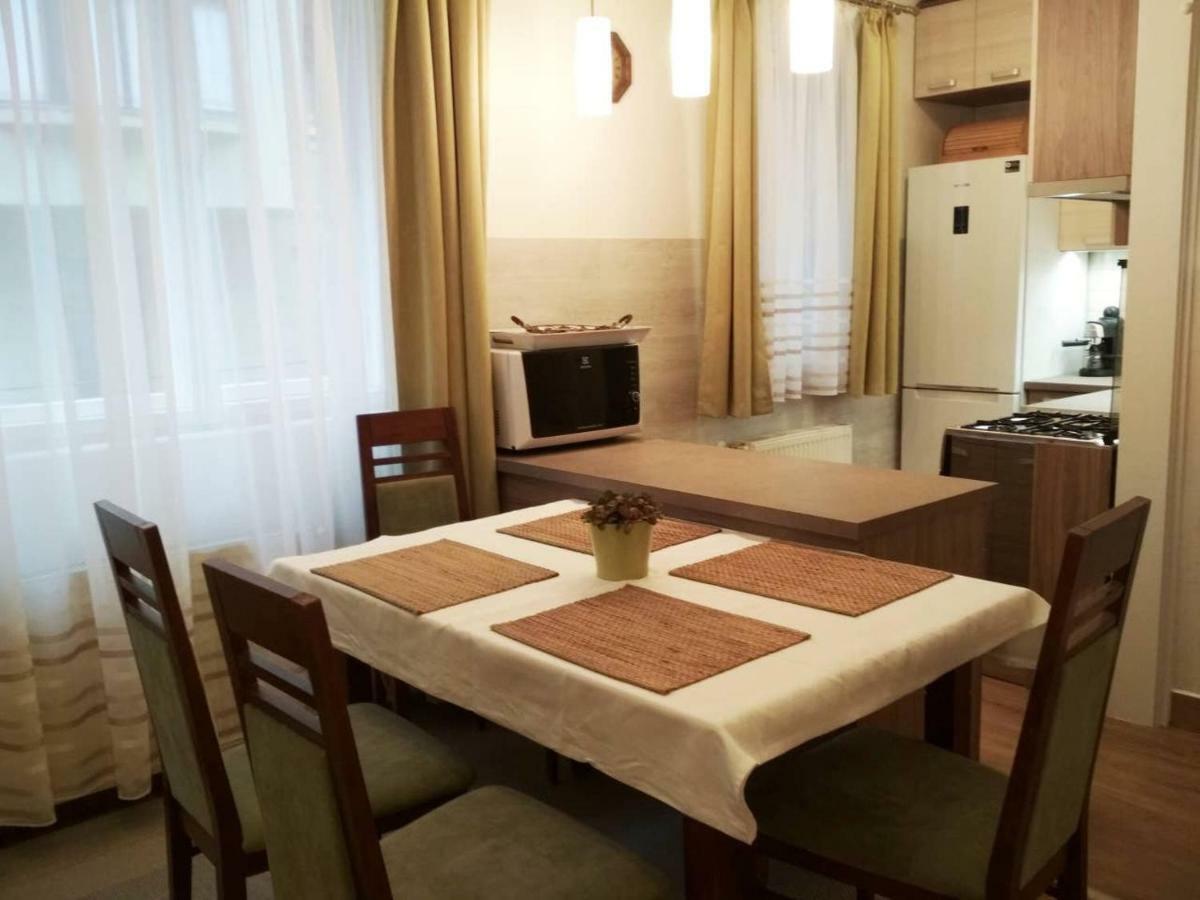Zsuzsa Apartman Budapeste Exterior foto